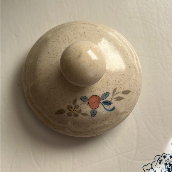 Int’l China stoneware Japan goose print canister - Picture 4 of 4